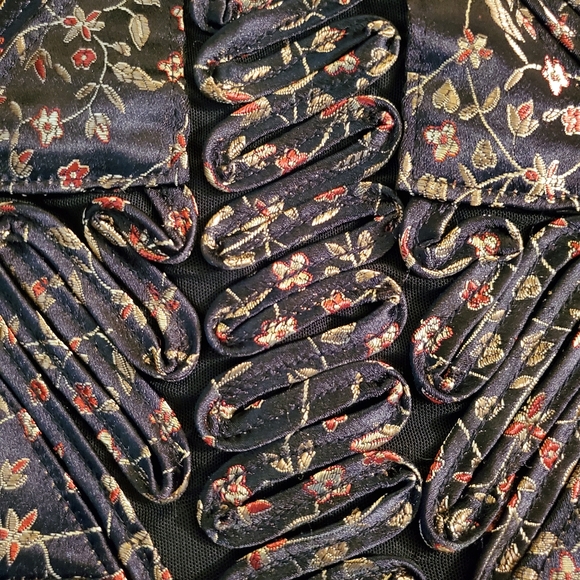 Osstinee Unique Black Floral Corset Quilt Style Tank Top - Picture 7 of 11